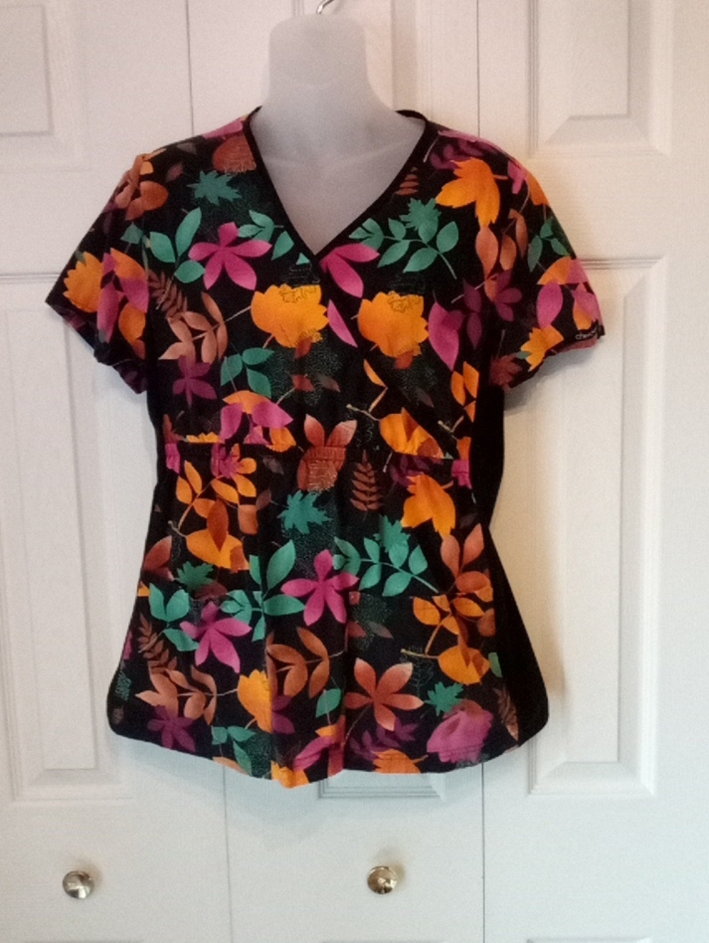 Cherokee Black Floral V-Neck Scrub Top with Orange Pink & Green Size M